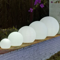 Dekorationsbelysning|Solcellelamper ^ Newgarden Buly solcellelampe, flydende, Ø 30cm