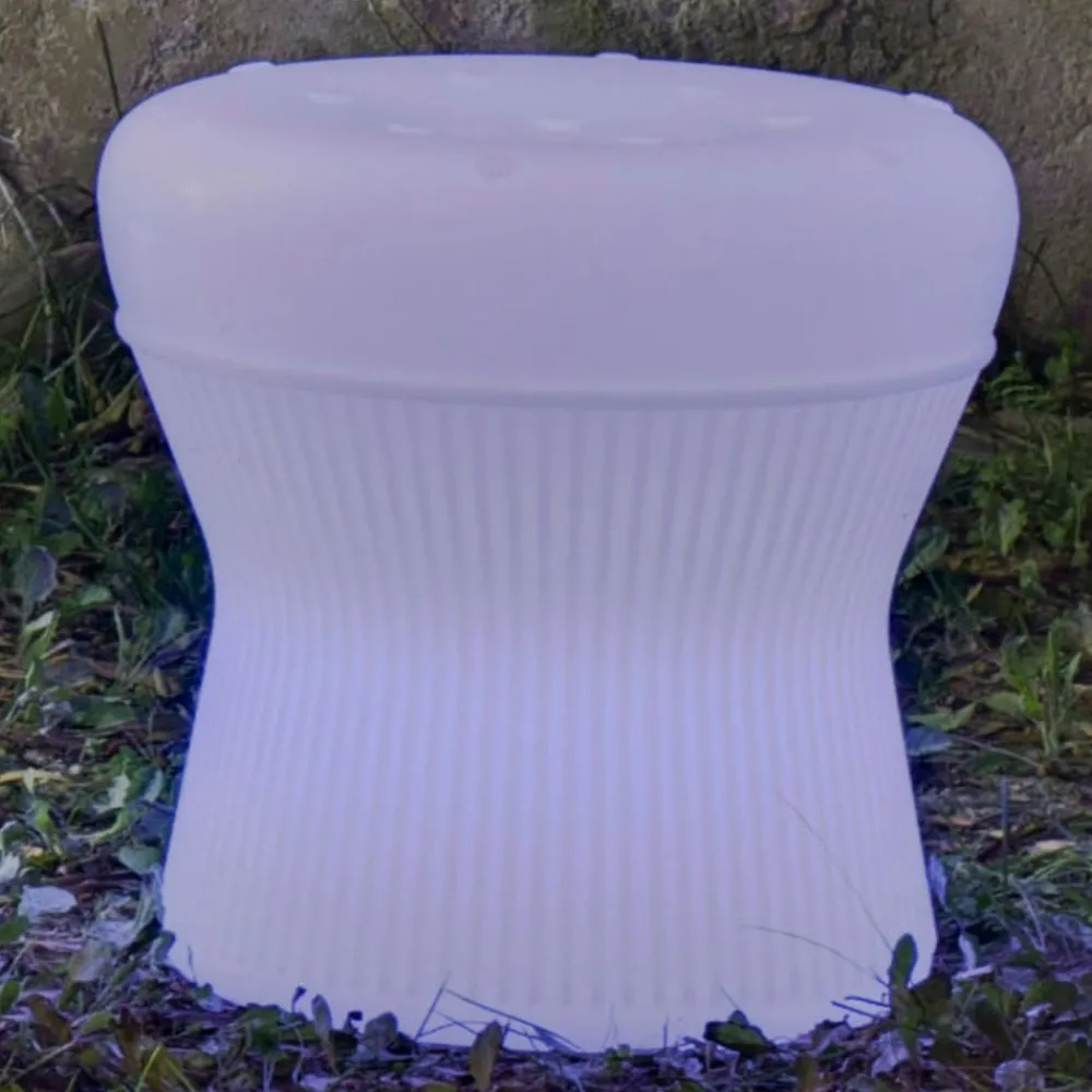Newgarden Møbel Og Interiør > Corfu LED-solskammel, 37 cm, genopladeligt batteri,