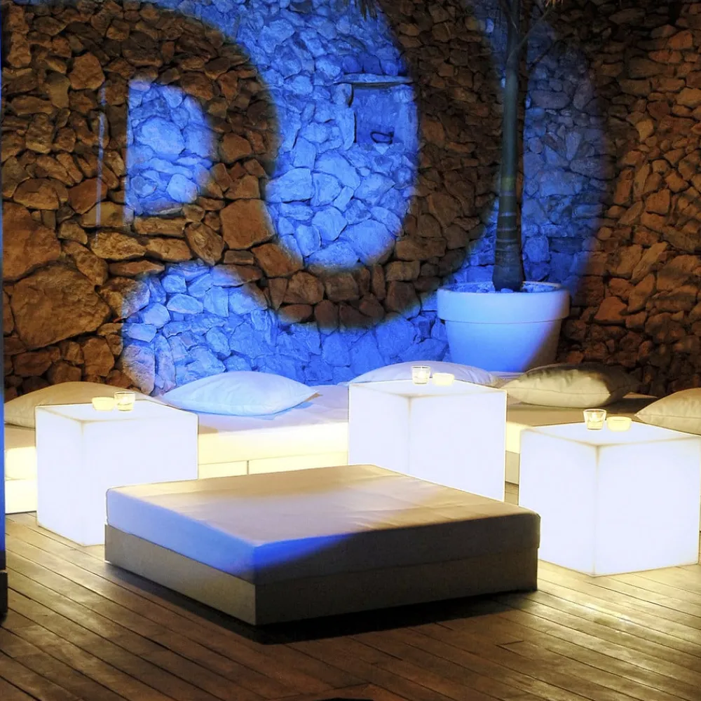 Newgarden Dekorationsbelysning|Terrassebelysning > Cuby LED dekorationslampe med kabel, 40x40cm
