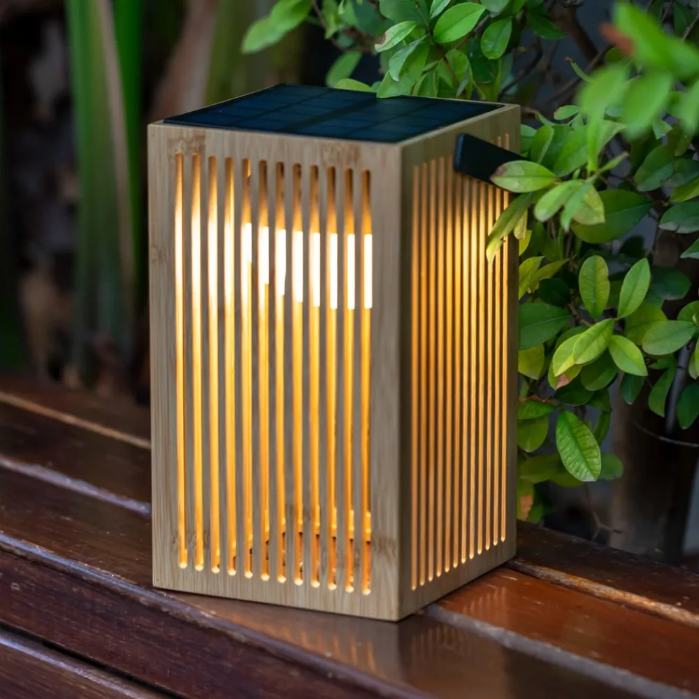 Dekorationsbelysning|Solcellelamper ^ Newgarden Okinawa LED-bordlampe solcelle, bambus