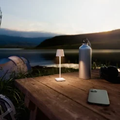 Sigor Dekorationsbelysning|Terrassebelysning > Nuindie pocket LED genopladelig bordlampe, hvid, IP54, dæmpbar