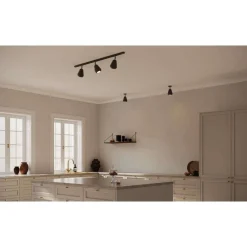 Skinnesystem ^ Nuura Aps Nuura loftlampe Anoli Spot Track 3 sort, metal