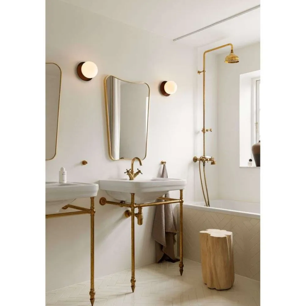 Nuura Aps Væg- Og Spejllamper|Væglamper > Nuura væglampe Liila 1, IP44, Ø 16,5 cm, bronze/opal