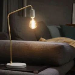 Led Pærer ^ OSRAM Classic A LED-pære E27 2,5W 2.700K klar