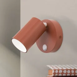 ORION Væglamper > Penn vægspot, koralrød, Ø 10,5 cm, stål/aluminium