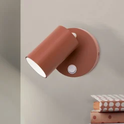 ORION Væglamper > Penn vægspot, koralrød, Ø 10,5 cm, stål/aluminium