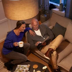Filament Pære|Led Pærer ^ Philips Classic LED-pære E27 A60 2,2W klar 2.700K