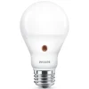 Led Pærer ^ Philips E27 LED-pære, dag/nat-sensor 7,5 W 2.700 K