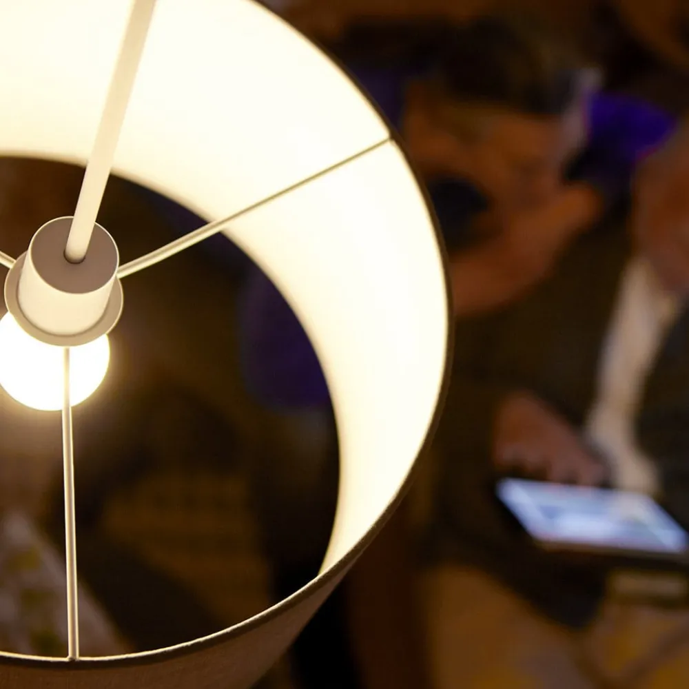 Led Pærer ^ Philips E27 LED-pære, dag/nat-sensor 7,5 W 2.700 K