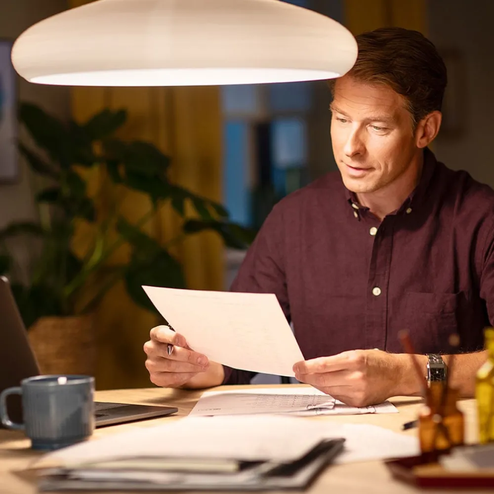 Philips Dæmpbar Led-Pære > E27 4,5W 827 36° R63 LED-reflektor, dæmpes