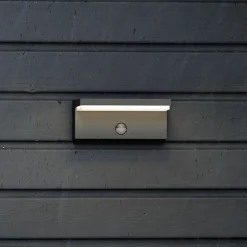 Væglampe Med Sensor|Væglamper ^ Philips LED udendørs væglampe Bustan UE, sensor, 2.700 K