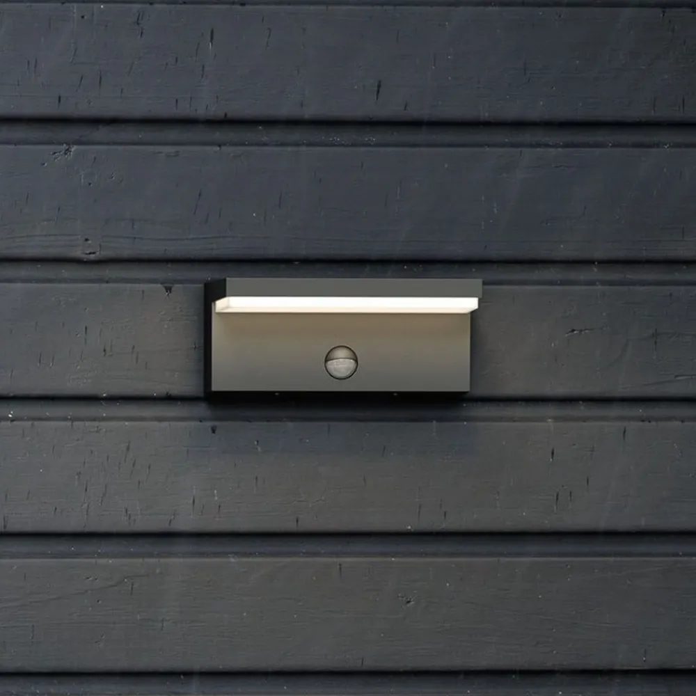 Væglampe Med Sensor|Væglamper ^ Philips LED udendørs væglampe Bustan UE, sensor, 2.700 K
