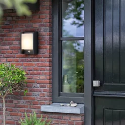 Philips Væglampe Med Sensor > udendørs LED-væglampe Arbour Sensor 1 lyskilde. 2.700 K