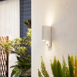 PRIOS Væglampe Med Sensor > udendørs væglampe Tetje, hvid, rund, sensor, sæt med 2 stk