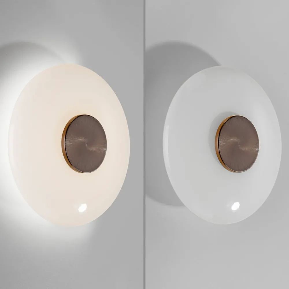 Væglamper ^ PURE LED-væglampe Vitrum, brun/opalglas/aluminium Ø 22 cm