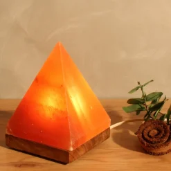 Wagner Life Dekorationsbelysning|Bordlamper > Pyramide saltlampe med sokkel, ravgul