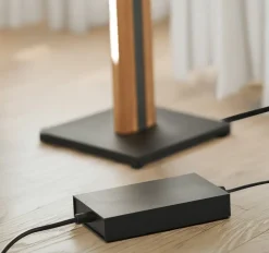 Quitani Gulvlamper|Gulvlamper > Elis LED-gulvlampe, eg/sort