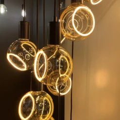 Dæmpbar Led-Pære ^ SEGULA Floating LED-globe G150 E27 4,5 W guld 90°