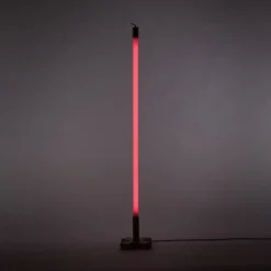 Gulvlamper|Gulvlamper ^ SELETTI LED-lampe Linea, fuchsia, trædetaljer, universal