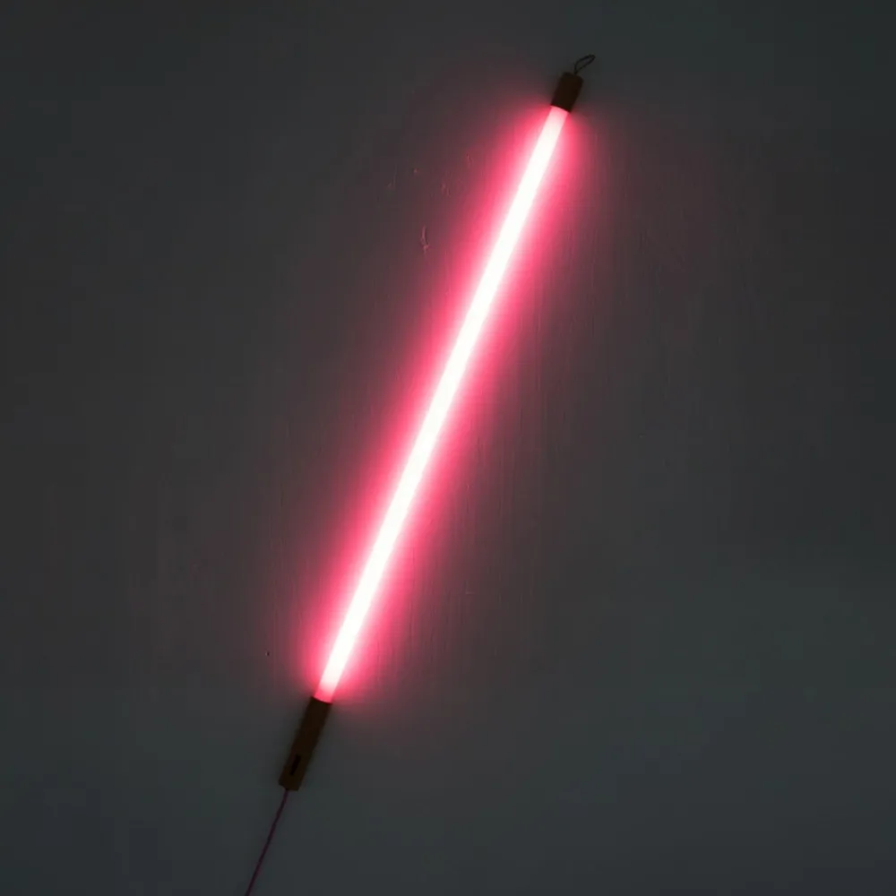 Gulvlamper|Gulvlamper ^ SELETTI LED-lampe Linea, fuchsia, trædetaljer, universal