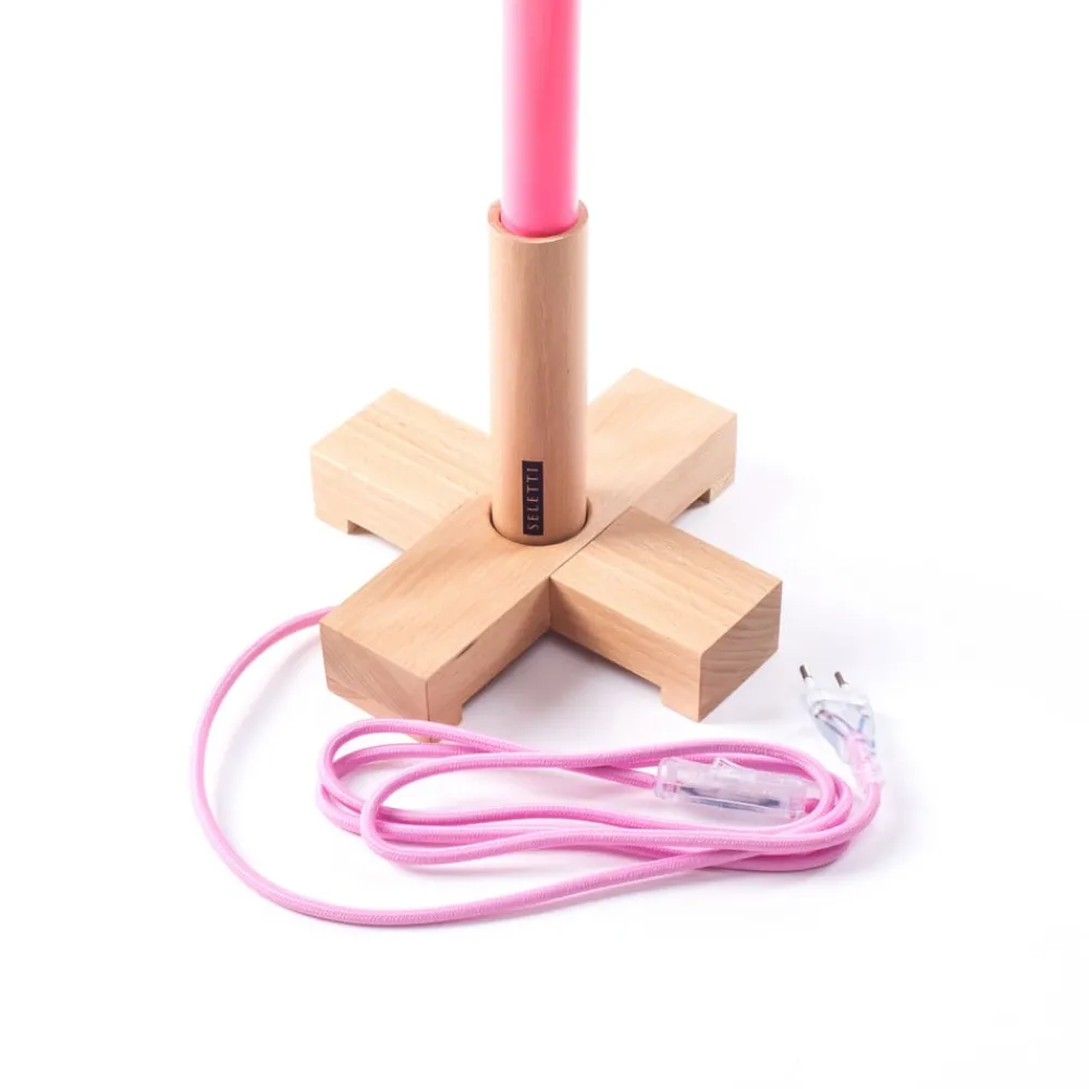 Gulvlamper|Gulvlamper ^ SELETTI LED-lampe Linea, fuchsia, trædetaljer, universal