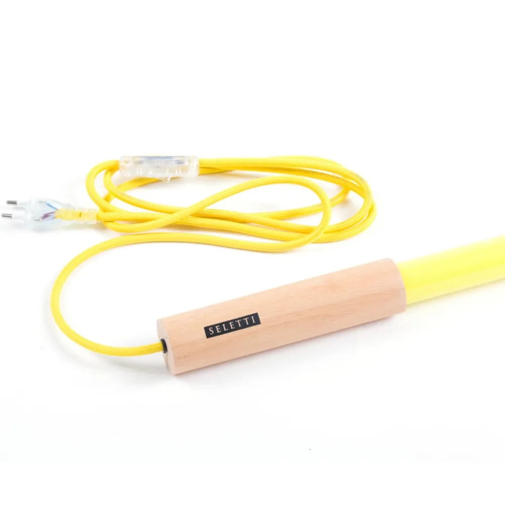 SELETTI Gulvlamper > LED-lys Linea, gul, trædetaljer, universal