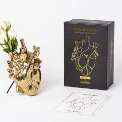 Møbel Og Interiør ^ SELETTI Love in Bloom-vase, guldfarvet, hjerteformet, porcelæn