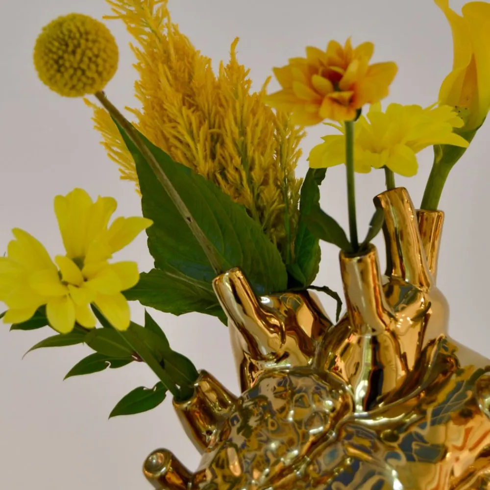 Møbel Og Interiør ^ SELETTI Love in Bloom-vase, guldfarvet, hjerteformet, porcelæn