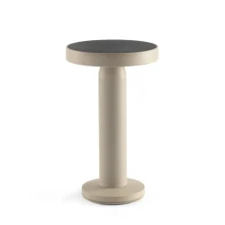 FARO BARCELONA Solcellelamper > Solar-LED-bordlampe Cairo, beige, plast, IP44, 21 cm