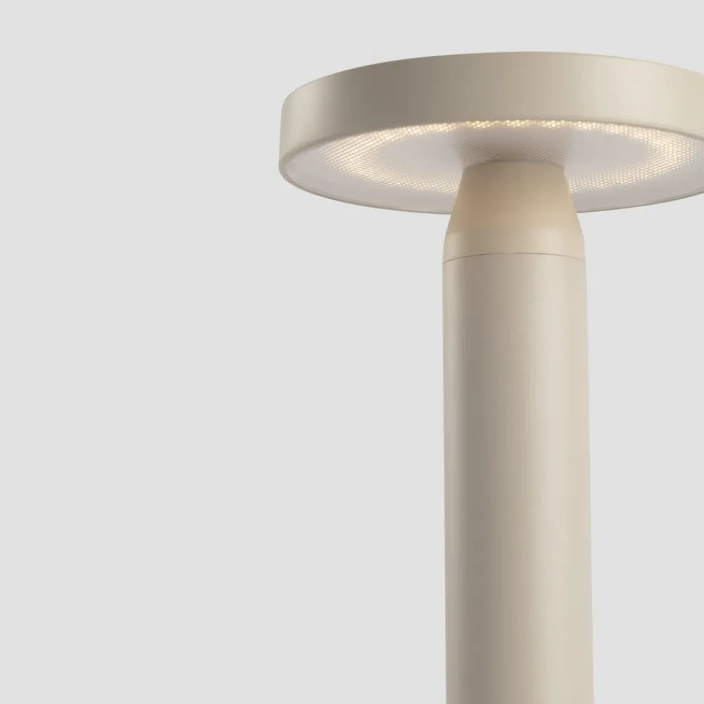 FARO BARCELONA Solcellelamper > Solar-LED-bordlampe Cairo, beige, plast, IP44, 21 cm