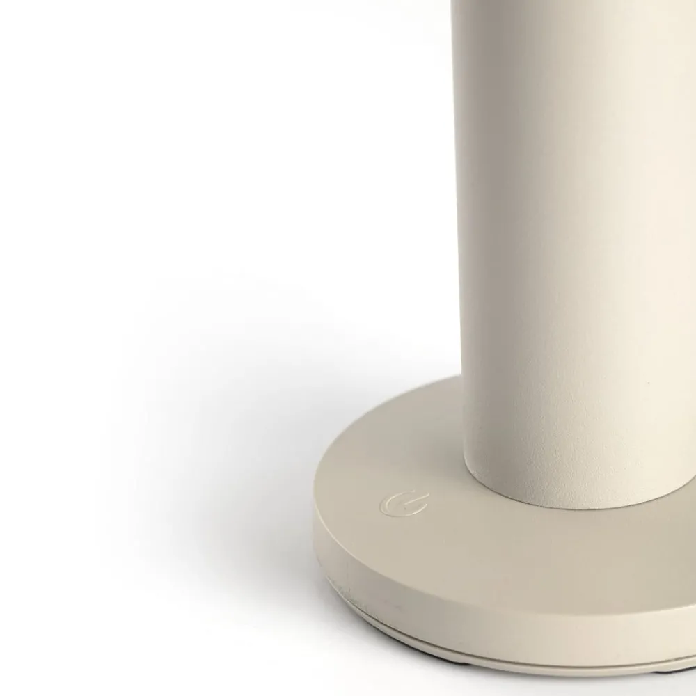 FARO BARCELONA Solcellelamper > Solar-LED-bordlampe Cairo, beige, plast, IP44, 21 cm