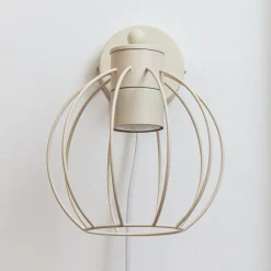 HELAM Væglamper > STARLIGHT væglampe, cremehvid 1 lyskilde Ø 18 cm metalstik