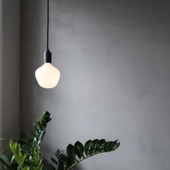 Tala Dæmpbar Led-Pære > LED-pære Enno mat E27 6W 2.700 K 540 lm dæmpbar.