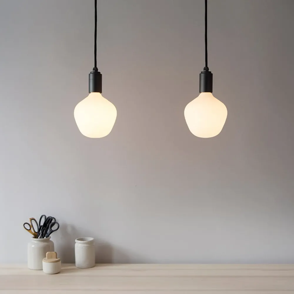 Tala Dæmpbar Led-Pære > LED-pære Enno mat E27 6W 2.700 K 540 lm dæmpbar.