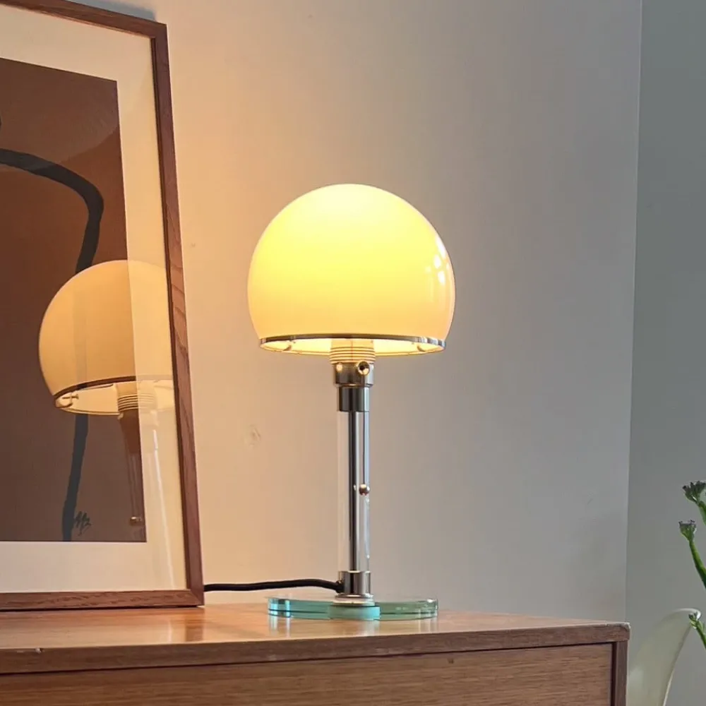 TECNOLUMEN Bordlamper > Wagenfeld WG24 bordlampe med glasfod