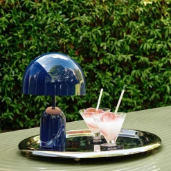 Dekorationsbelysning ^ Tom Dixon Bell bærbar LED-bordlampe, indigo, 28 cm