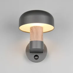 Væglampe Med Sensor ^ Trio Lighting Udendørs væglampe Fraser Sensor, grå/trælook, aluminium IP54 E27