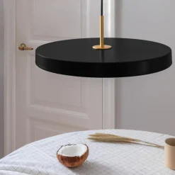 Pendellamper ^ UMAGE Asteria medium hængelampe, messing, sort
