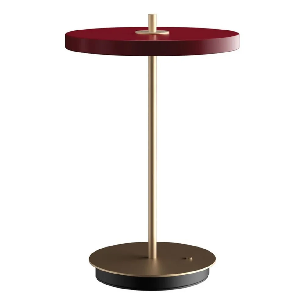 UMAGE Bordlamper > LED-batteridrevet bordlampe Asteria Move rubinrød/messing 31 cm
