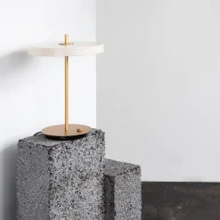 Arbejdsrum/Kontor|Bordlamper ^ UMAGE LED-bordlampe Asteria Table, USB, perlehvid/messing