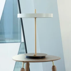 Arbejdsrum/Kontor|Bordlamper ^ UMAGE LED-bordlampe Asteria Table, USB, perlehvid/messing