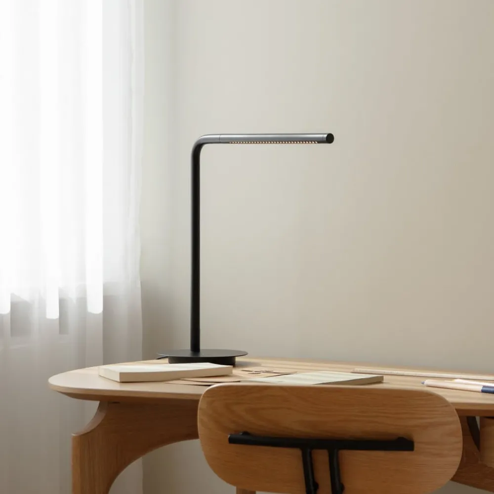 UMAGE Arbejdsrum/Kontor > LED-bordlampe Omni, sort Højde 46 cm Metal drejelig
