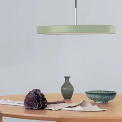 UMAGE Pendellamper > LED-hængelampe Asteria Medium lysegrøn/messing Ø 43 cm