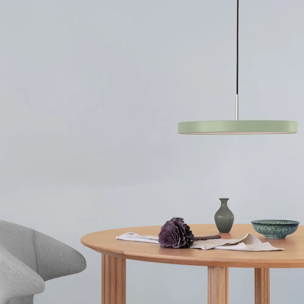 UMAGE Pendellamper > LED-hængelampe Asteria Medium lysegrøn/messing Ø 43 cm