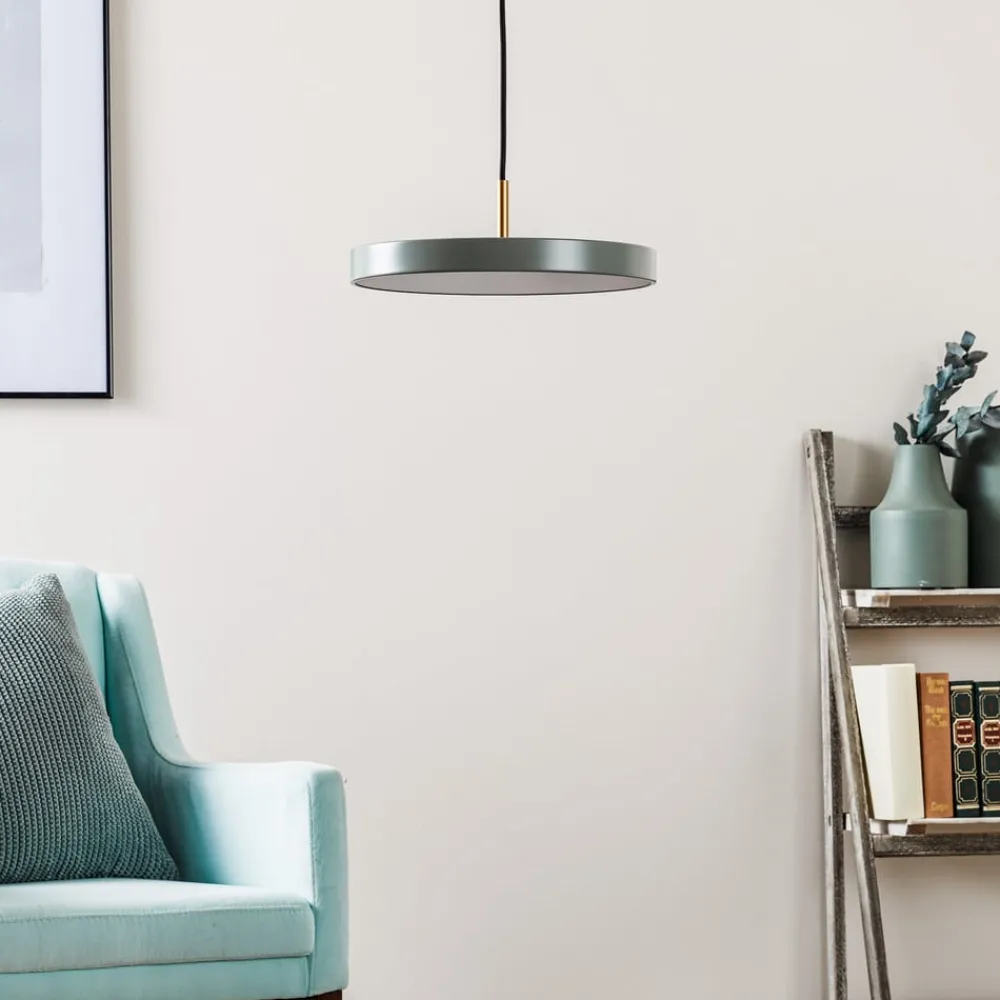 Pendellamper ^ UMAGE LED-hængelampe Asteria Mini, lysegrøn/messing, Ø 31 cm