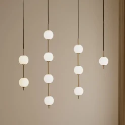 Pendellamper ^ UMAGE LED-hængelampe Audrey, messingfarvet, 2 lyskilder Ø 12 cm