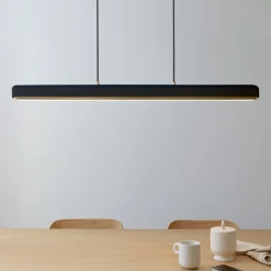 UMAGE Pendellamper > LED-hængelampe Hazel Branch, sort/messing, 100 cm
