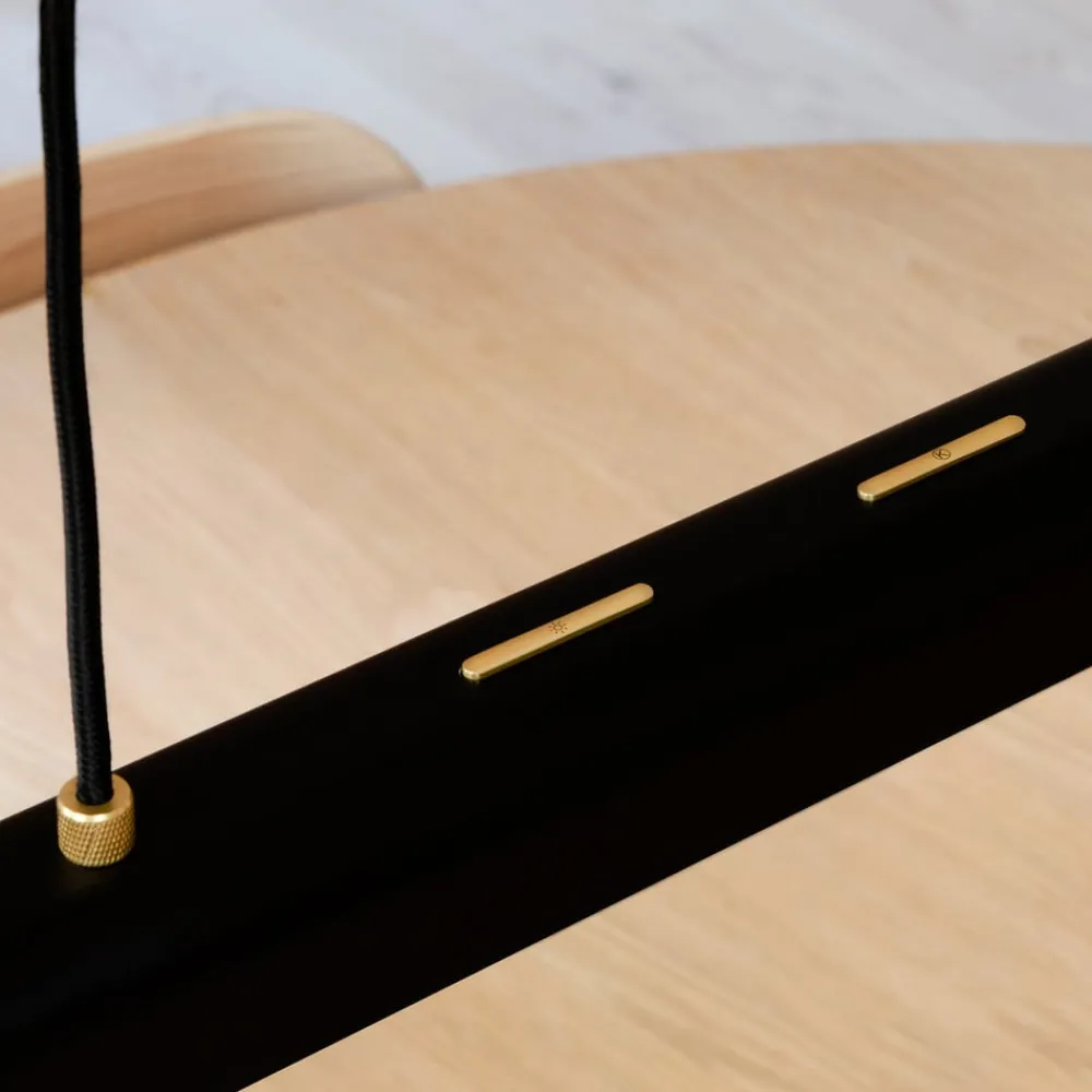 UMAGE Pendellamper > LED-hængelampe Hazel Branch, sort/messing, 100 cm