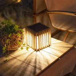 Solcellelamper|Terrassebelysning ^ Les Jardins Verti LED solcellebordlampe, teakgrå, 3.000 K, 300 lm