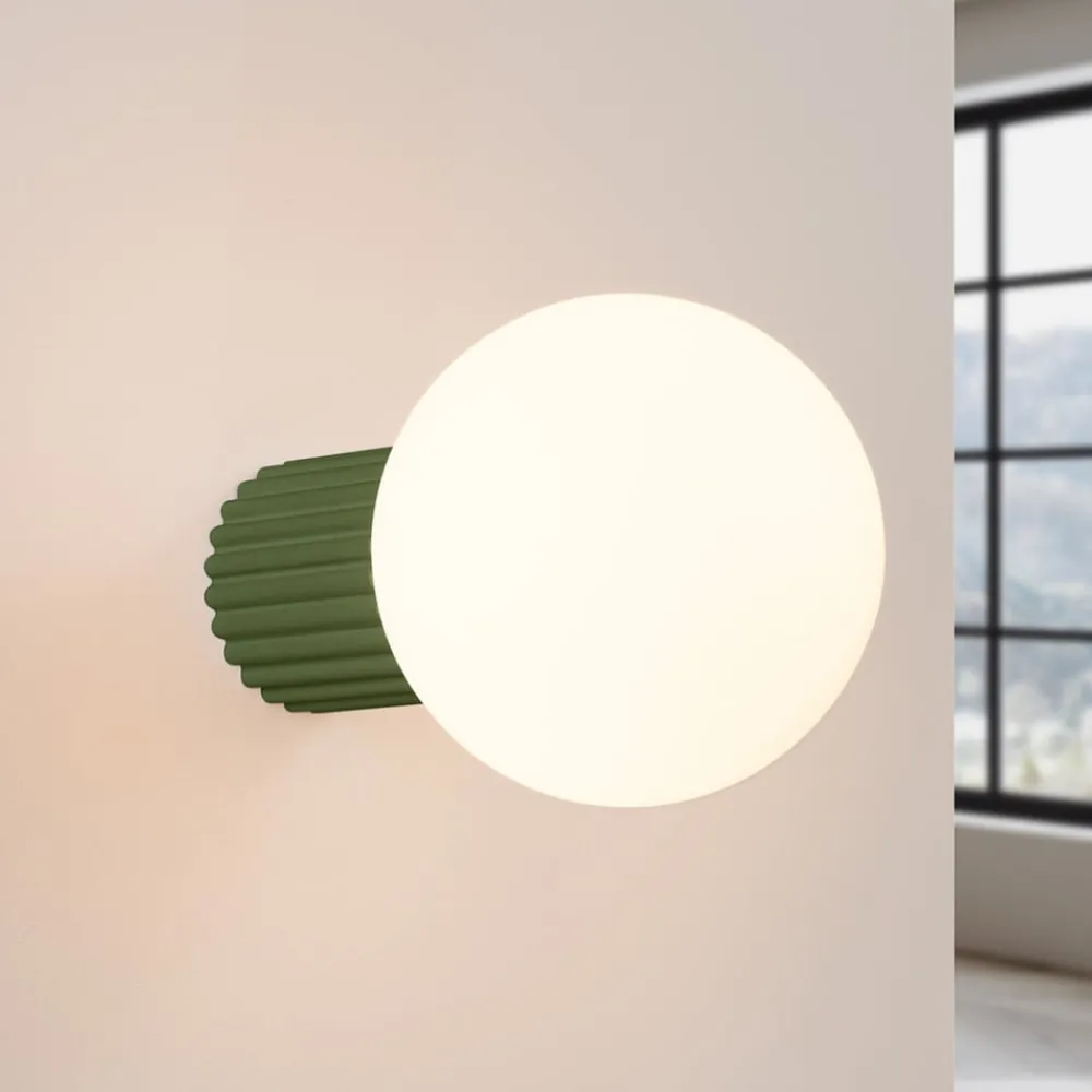 Gang|Pendellamper ^ SOLLUX LIGHTING Væglampe ORBI, olivengrøn, glas/metal, Ø 12 cm, IP44, G9
